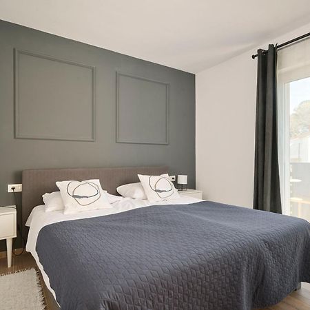 Apartment Martello Forest View Porec Bagian luar foto