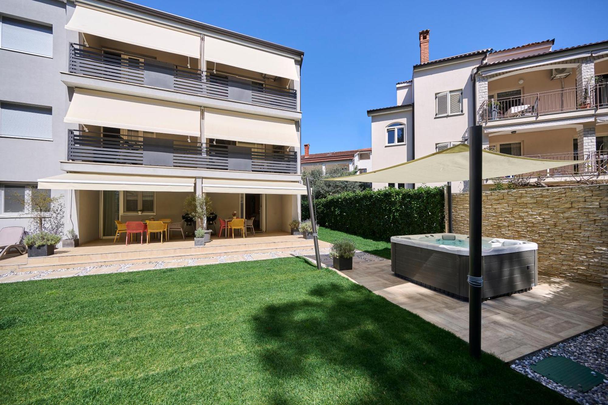Apartment Martello Forest View Porec Bagian luar foto